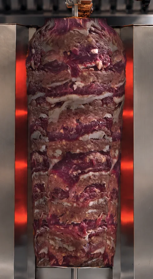 Döner ocağında LEVANT kuzu döner.